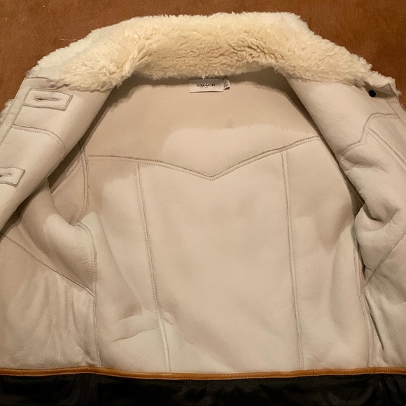 Absolutely stunning Coach 1941 Runway Shearling and leather coat! 😍 - Picture 8 of 13